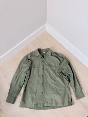 Uniqlo Olive Green Button-Up Utility Shirt